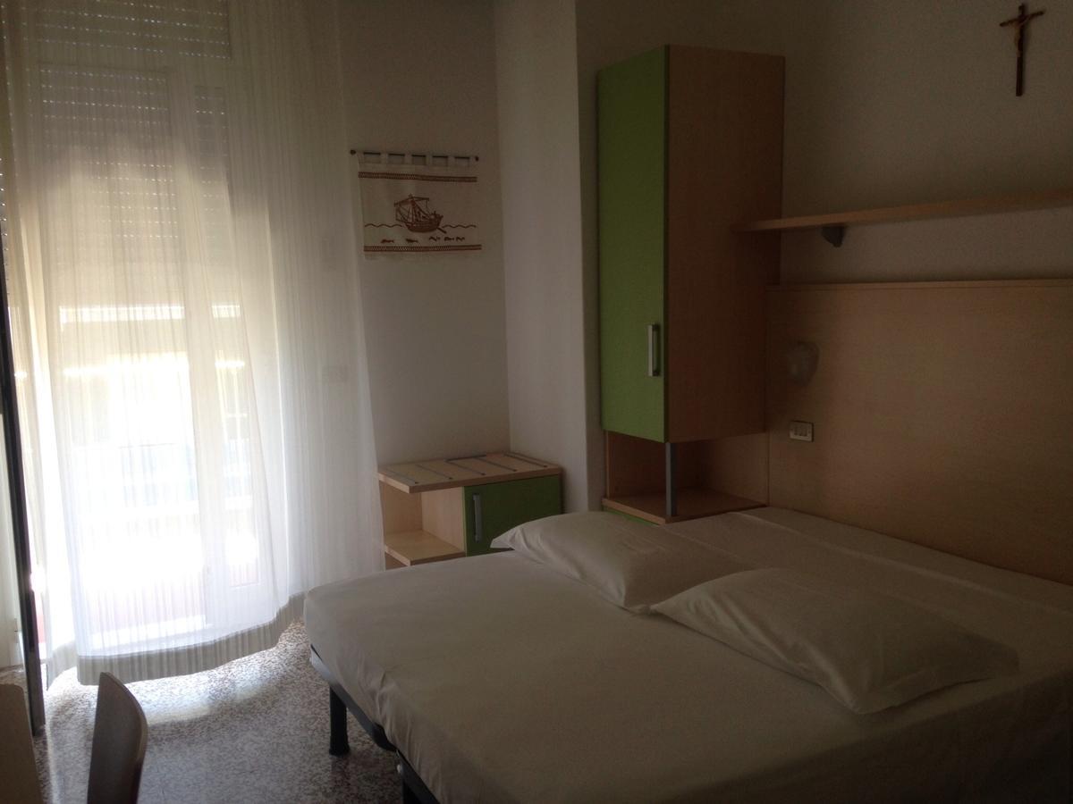 Hotel Lazzarini Белларія-Іджеа-Марина Екстер'єр фото