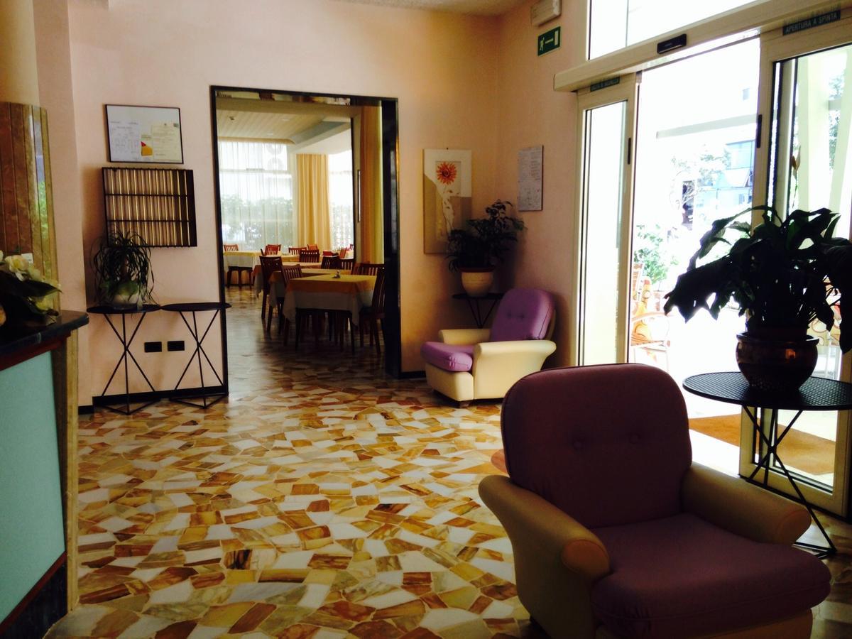 Hotel Lazzarini Белларія-Іджеа-Марина Екстер'єр фото